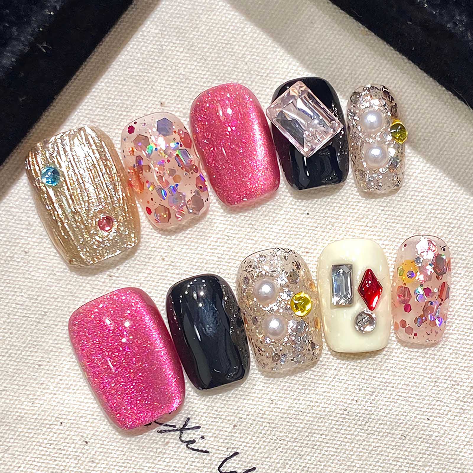 Nail Art Gliter - 手作りのフェイクネイル,ピンクのスパンコール,猫の目,光沢のあるフェイクネイル,フルカバー,短い正方形,光沢のあるクリスタルデザイン,フェイクネイル