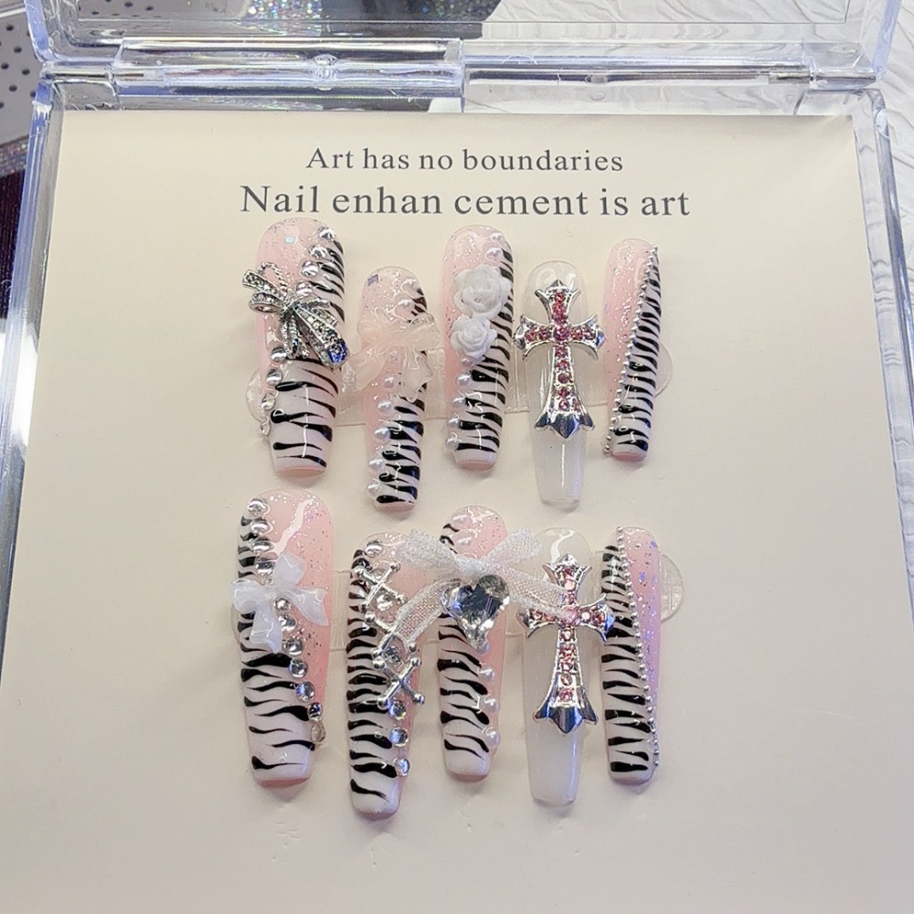 Nail Art Zebra - 10枚入り Y2K ピンク ゼブラ柄 ゴシッククロス ハンドメイド