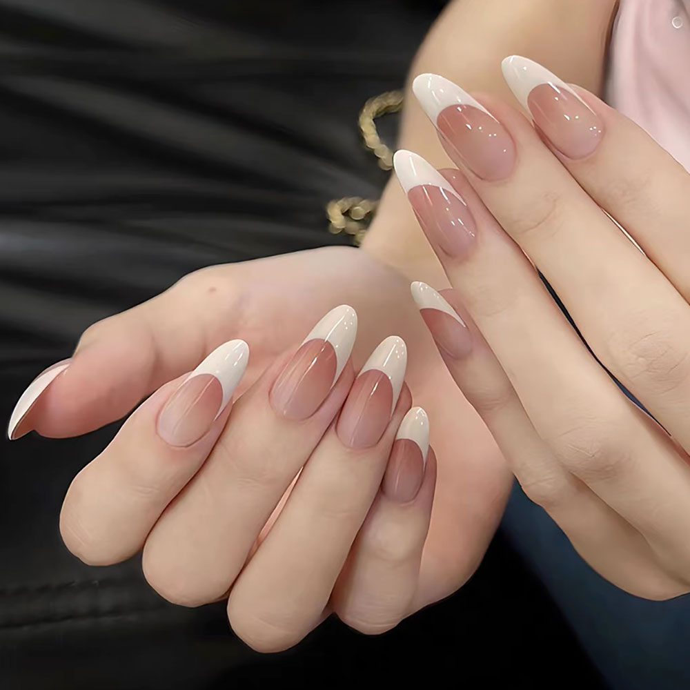 フレンチピンクの偽の爪,ミディアムアーモンド,グラデーション - Nail Art Aesthetic のレビューと価格