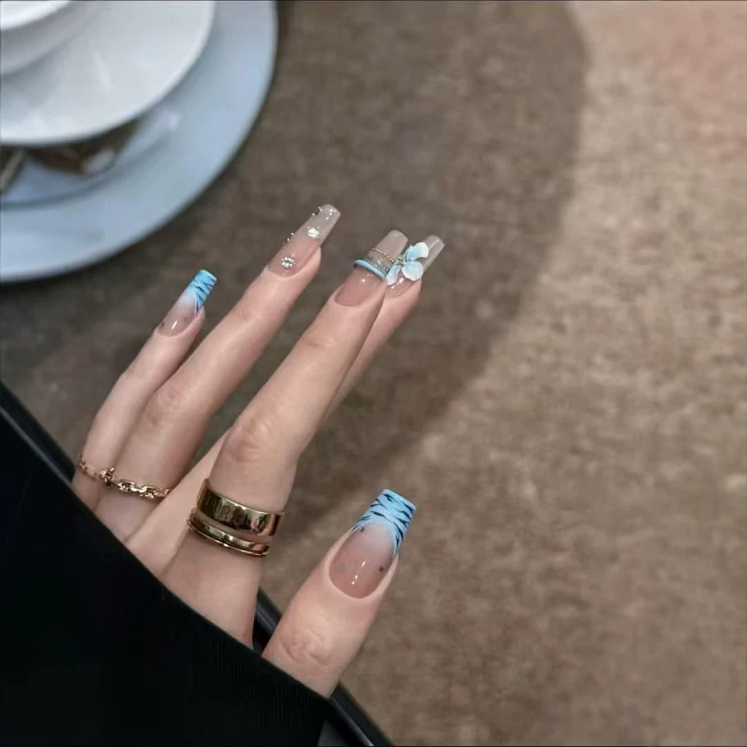 10個入り ハンドメイド ミドルプレスオンネイル ブルーゼブ - Nail Art Zebra のレビューと価格