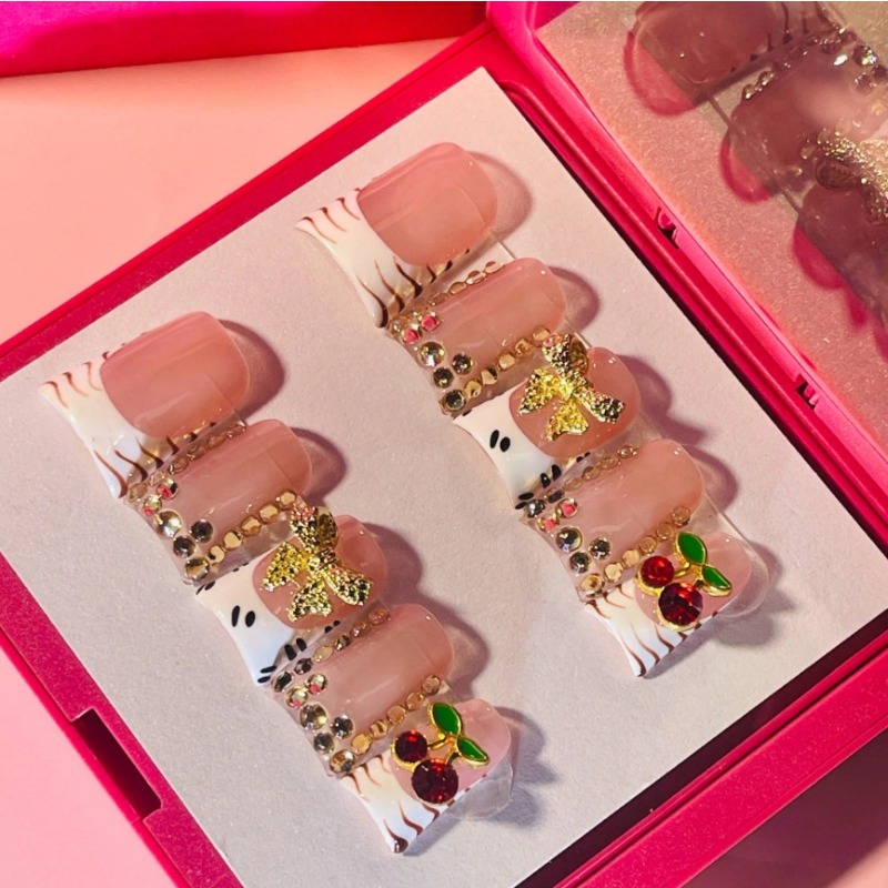 ダックチッププレスオンネイル10枚入り ハンドメイドヌードゼ - Nail Art Zebra のレビューと価格