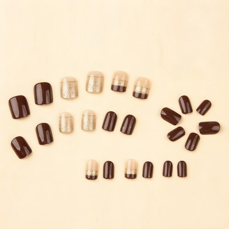 女性用ショートスクエアフェイクネイル、光沢のあるブラウンのチ - Nail Art Gliter のレビューと価格