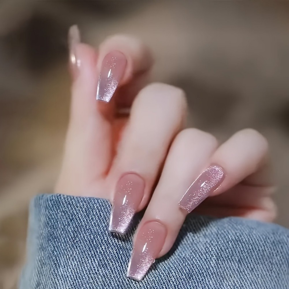 24枚入り キラキラピンクグリッター キャットアイデザイン  - Nail Art Gliter のレビューと価格