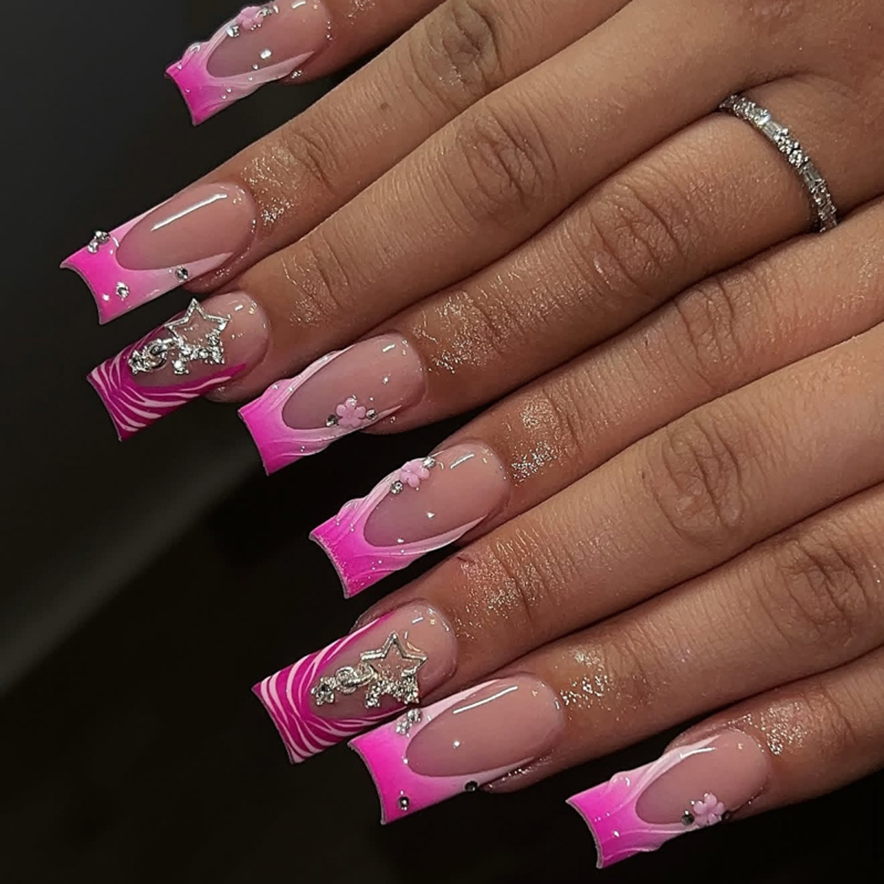 24枚入り ブルーグラデーション フレンチスタイル ロングス - Nail Art Zebra のレビューと価格