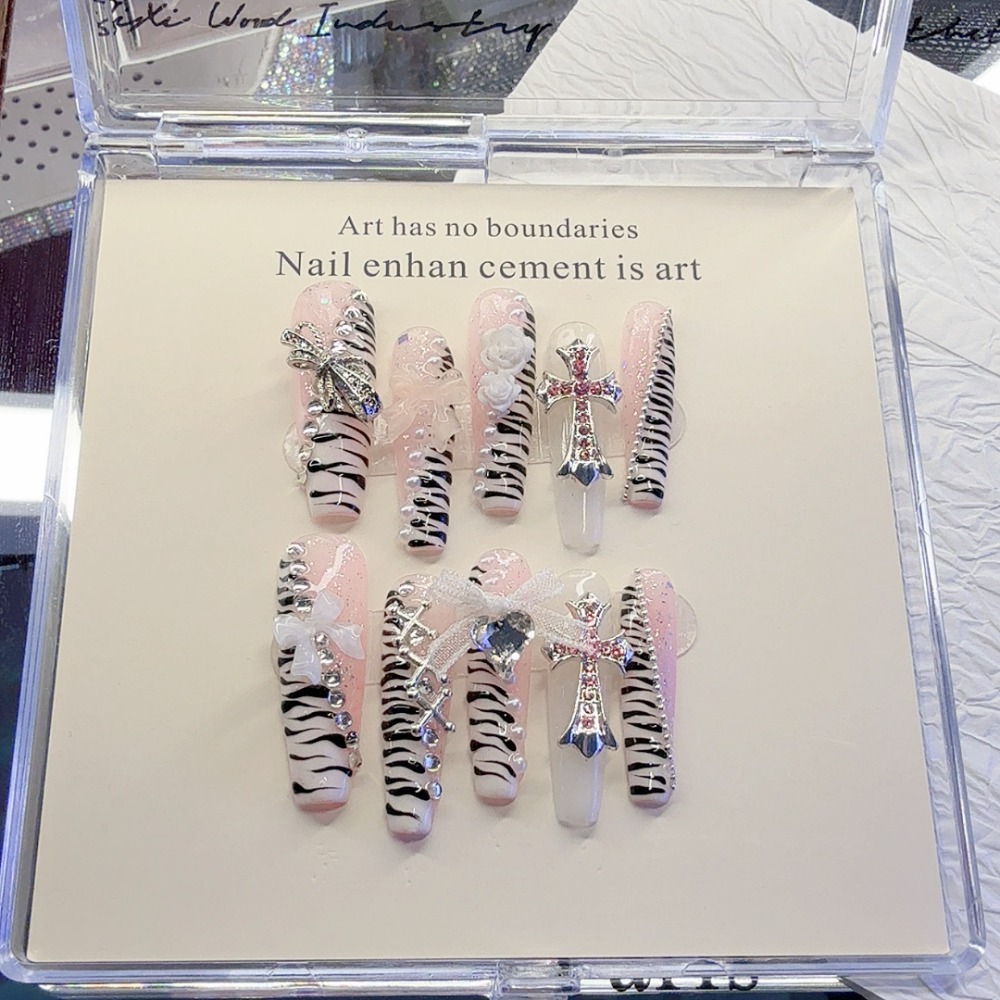 10枚入り Y2K ピンク ゼブラ柄 ゴシッククロス ハンド - Nail Art Zebra のレビューと価格