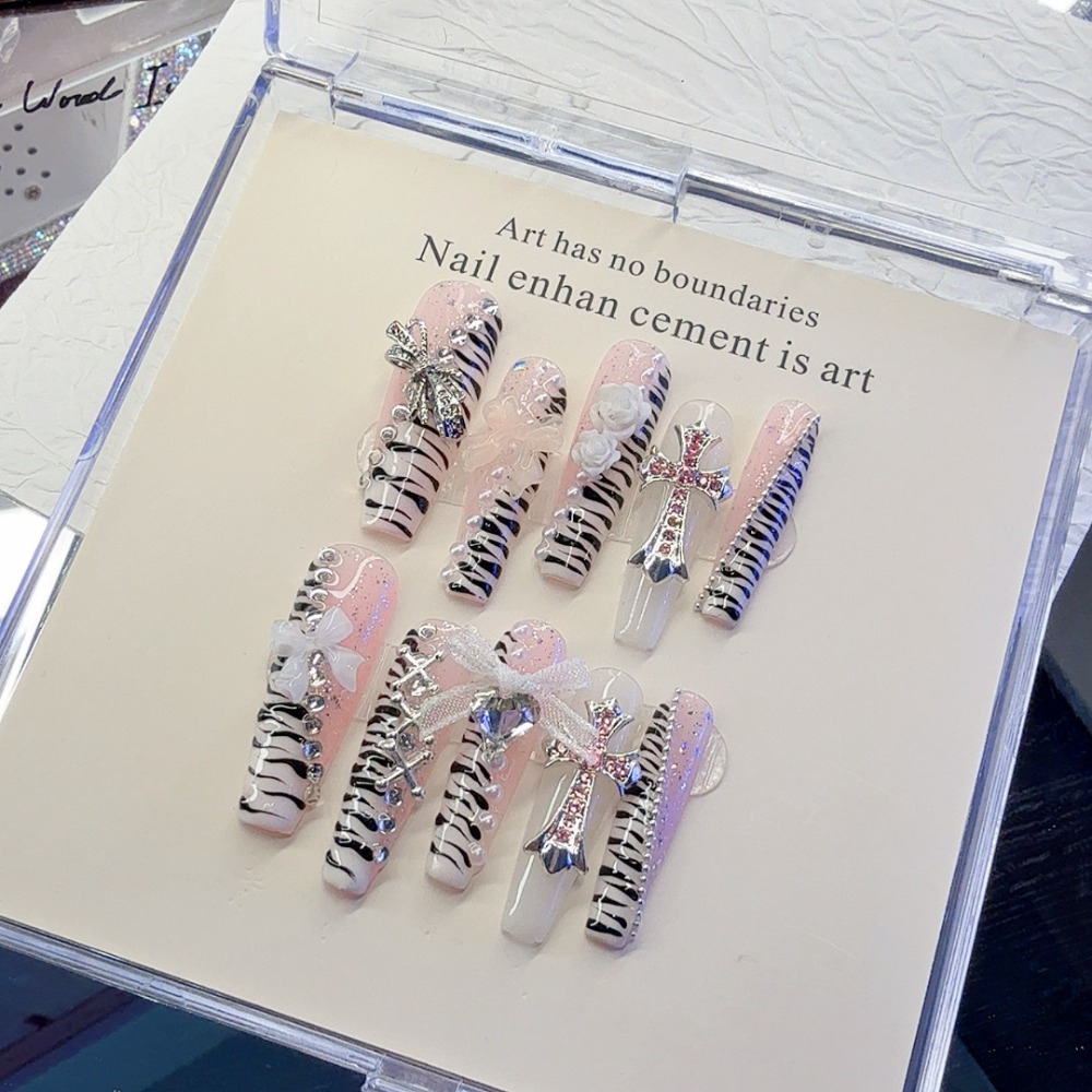 10枚入り Y2K ピンク ゼブラ柄 ゴシッククロス ハンド - Nail Art Zebra のレビューと価格